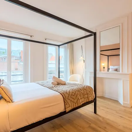 3 Bedroom On The Grand Place Apartment *