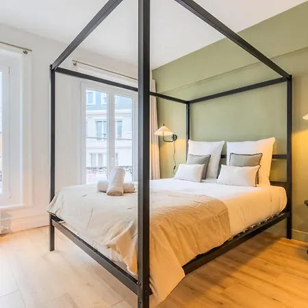 アパート 3 Bedroom On The Grand Place *