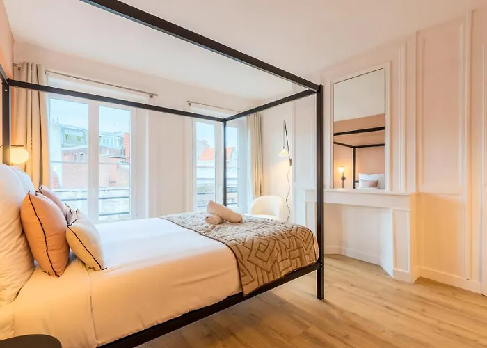 3 Bedroom On The Grand Place Apartment *