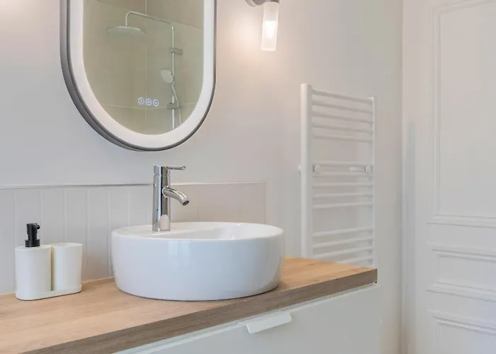 3 Bedroom On The Grand Place Apartment Lille