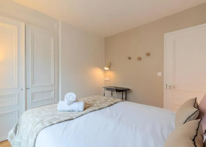 Apartment 3 Bedroom On The Grand Place *